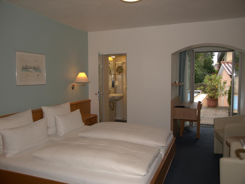 Hotel Alpenblick Garni Uberlingen Room photo