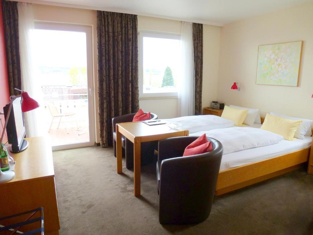 Hotel Alpenblick Garni Uberlingen Room photo